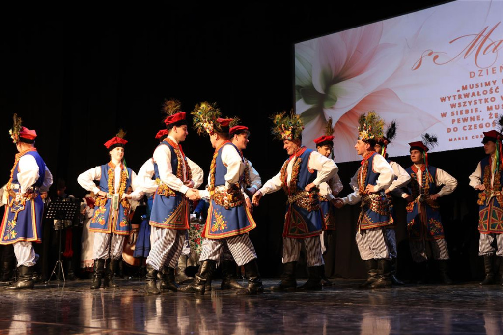 Dzień Kobiet w Tomaszowskim Domu Kultury