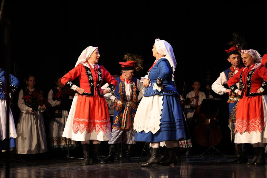 Dzień Kobiet w Tomaszowskim Domu Kultury