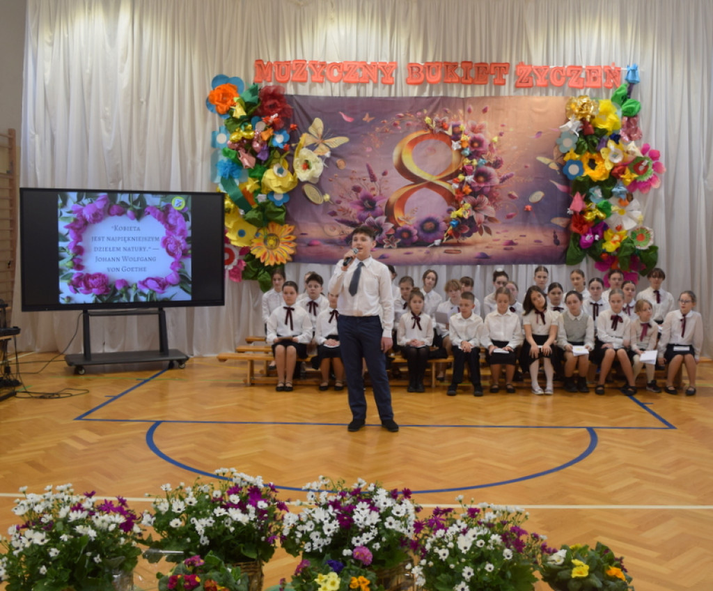 Muzyczny Bukiet Życzeń w SP 7 w Zamościu