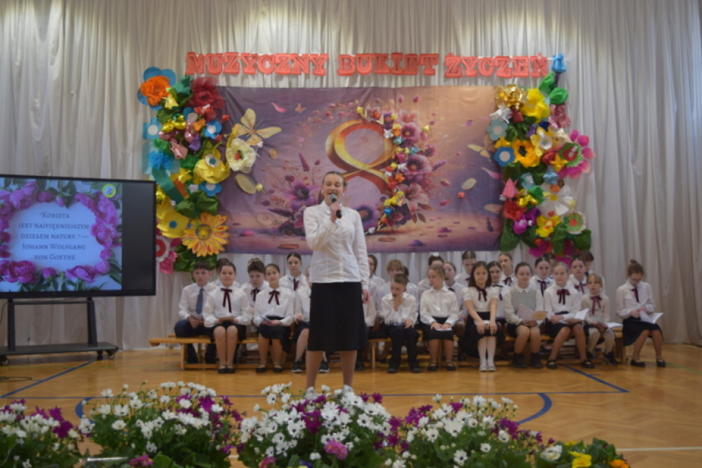 Muzyczny Bukiet Życzeń w SP 7 w Zamościu