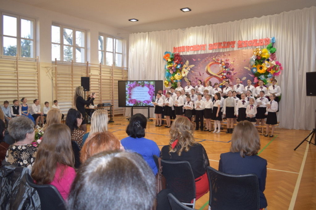Muzyczny Bukiet Życzeń w SP 7 w Zamościu
