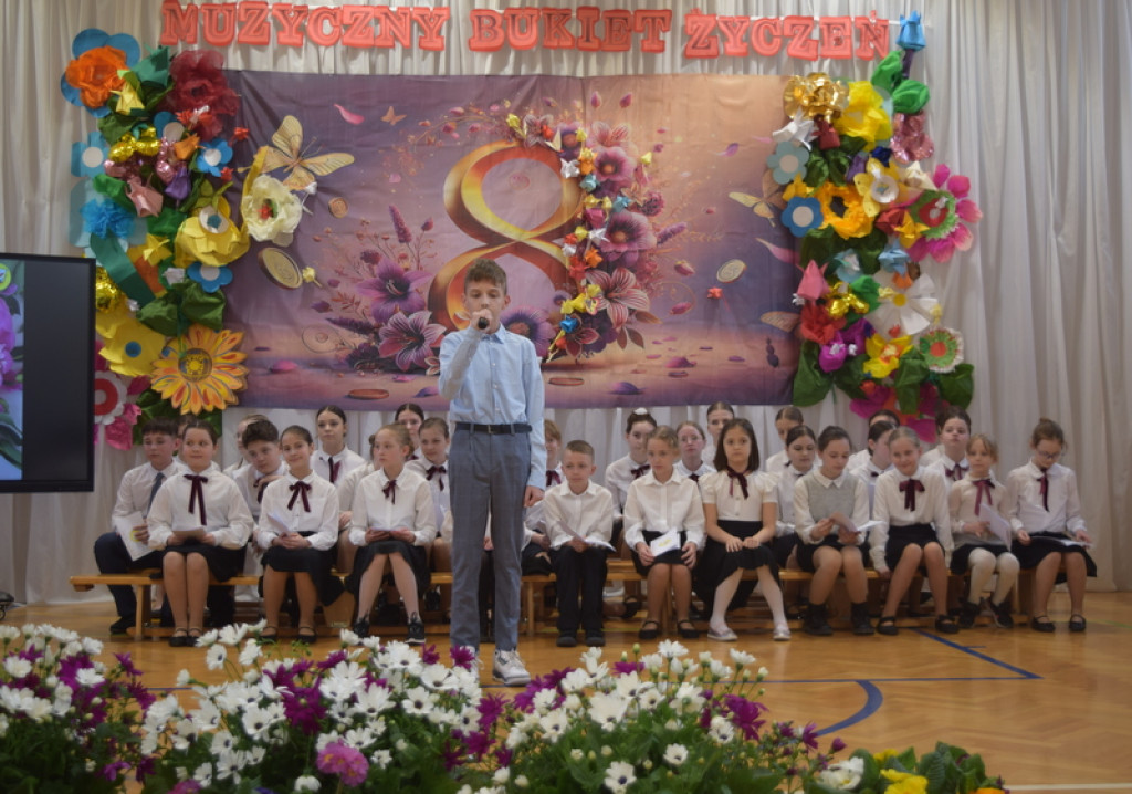 Muzyczny Bukiet Życzeń w SP 7 w Zamościu