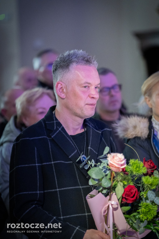 Krzysztof Antkowiak ze świadectwem w Krasnobrodzie