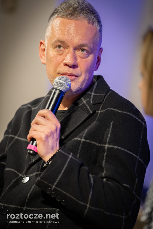 Krzysztof Antkowiak ze świadectwem w Krasnobrodzie