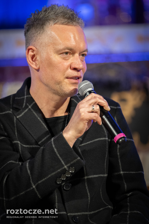 Krzysztof Antkowiak ze świadectwem w Krasnobrodzie