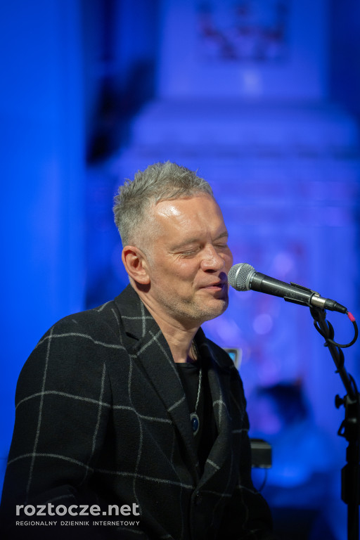 Krzysztof Antkowiak ze świadectwem w Krasnobrodzie