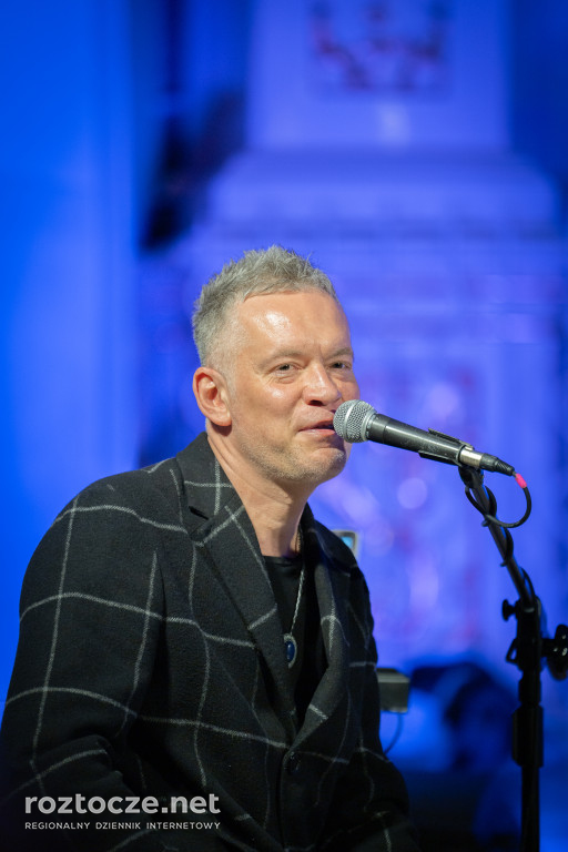 Krzysztof Antkowiak ze świadectwem w Krasnobrodzie