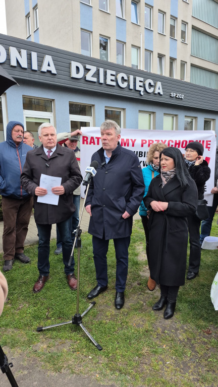 Hrubieszów broni przychodni