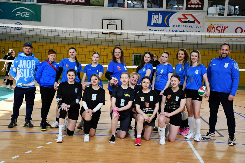 Charytatywny turniej siatkówki kobiet dla Tomka