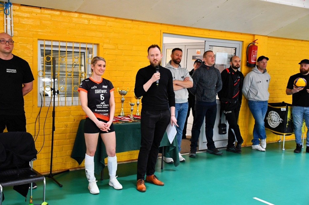 Charytatywny turniej siatkówki kobiet dla Tomka