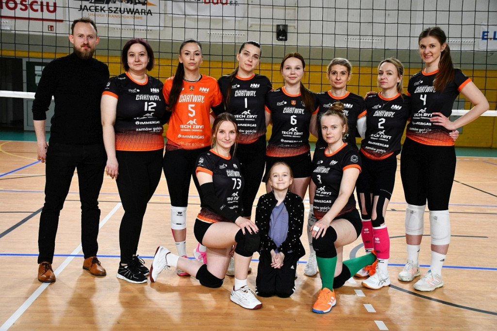 Charytatywny turniej siatkówki kobiet dla Tomka
