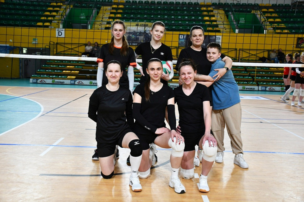 Charytatywny turniej siatkówki kobiet dla Tomka