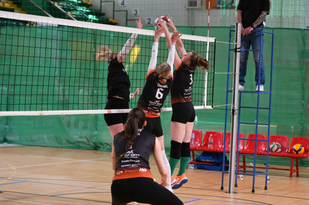 Charytatywny turniej siatkówki kobiet dla Tomka