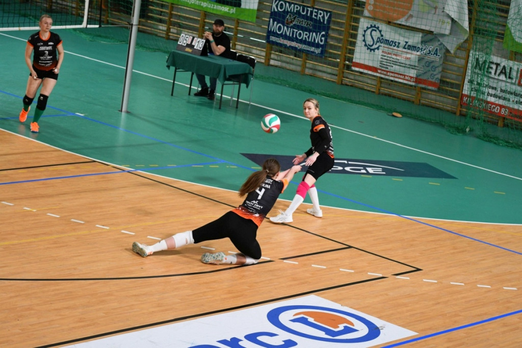 Charytatywny turniej siatkówki kobiet dla Tomka