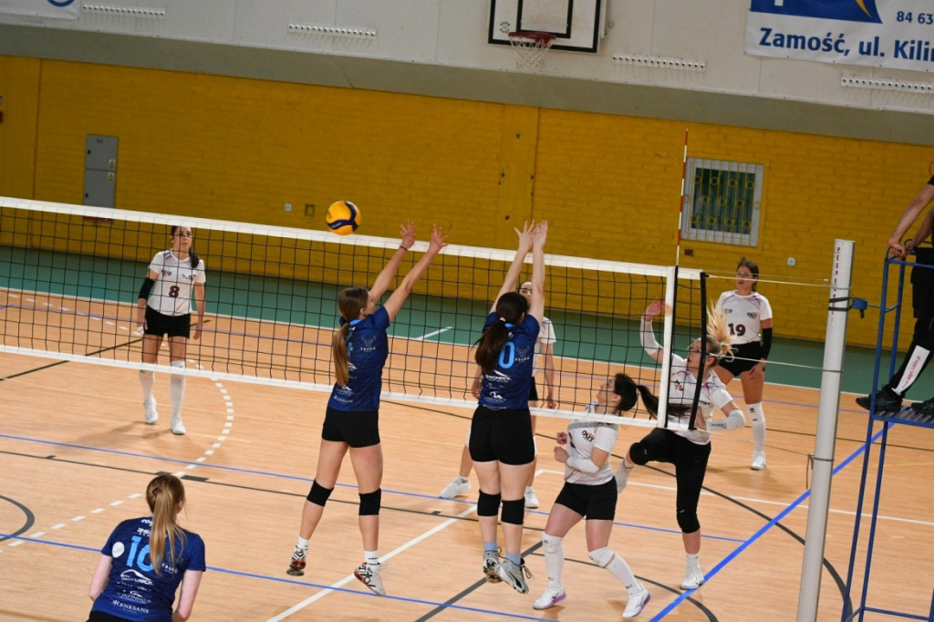 Charytatywny turniej siatkówki kobiet dla Tomka