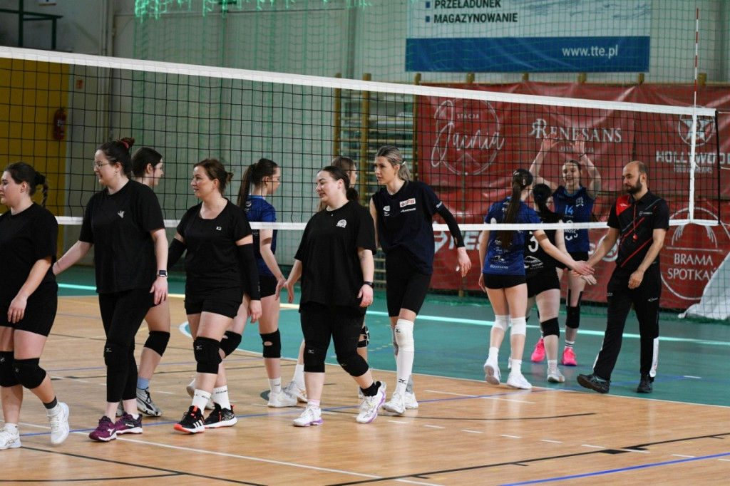 Charytatywny turniej siatkówki kobiet dla Tomka