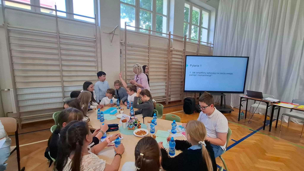 Debata o smartfonach w SP7 w Zamościu