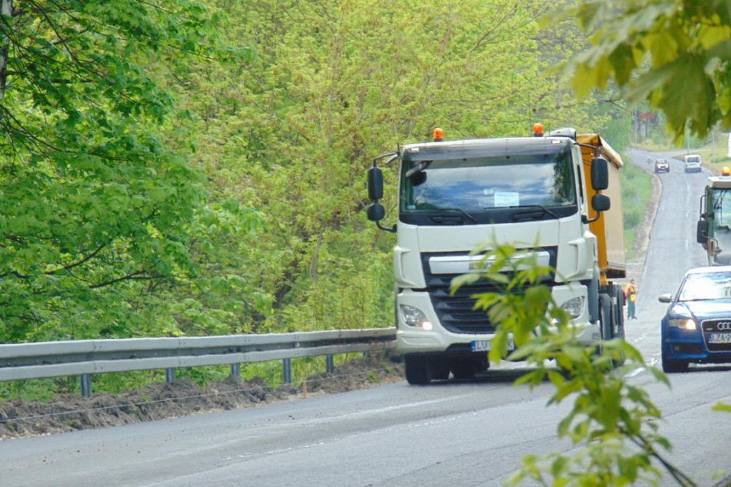 Krasnobród: Trwa przebudowa drogi Krasnobród-Jacnia [ZDJĘCIA]