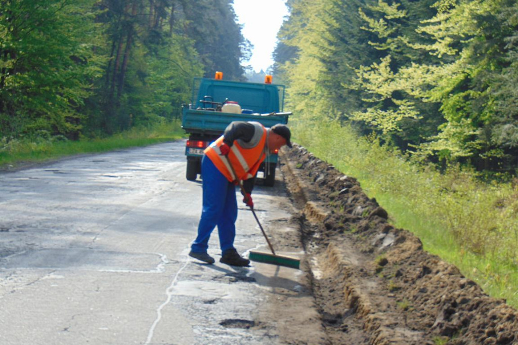 Krasnobród: Trwa przebudowa drogi Krasnobród-Jacnia [ZDJĘCIA]