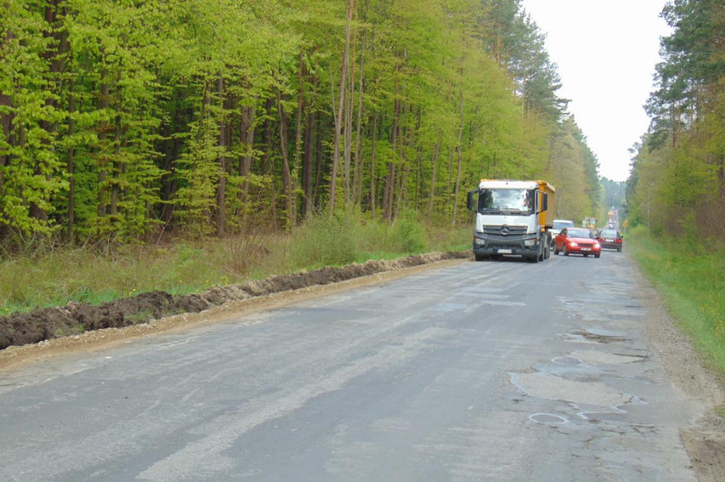 Krasnobród: Trwa przebudowa drogi Krasnobród-Jacnia [ZDJĘCIA]