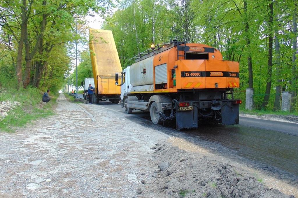 Krasnobród: Trwa przebudowa drogi Krasnobród-Jacnia [ZDJĘCIA]