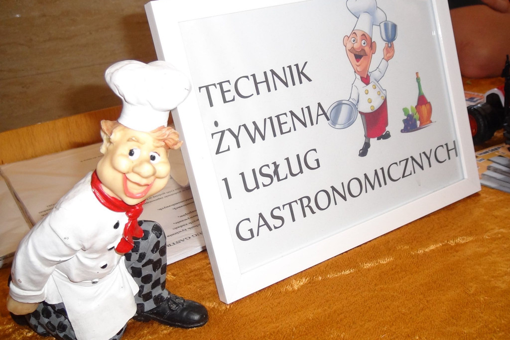 Zamość: Jarmark Zawodów w ZSP Nr 5 [ZDJĘCIA]