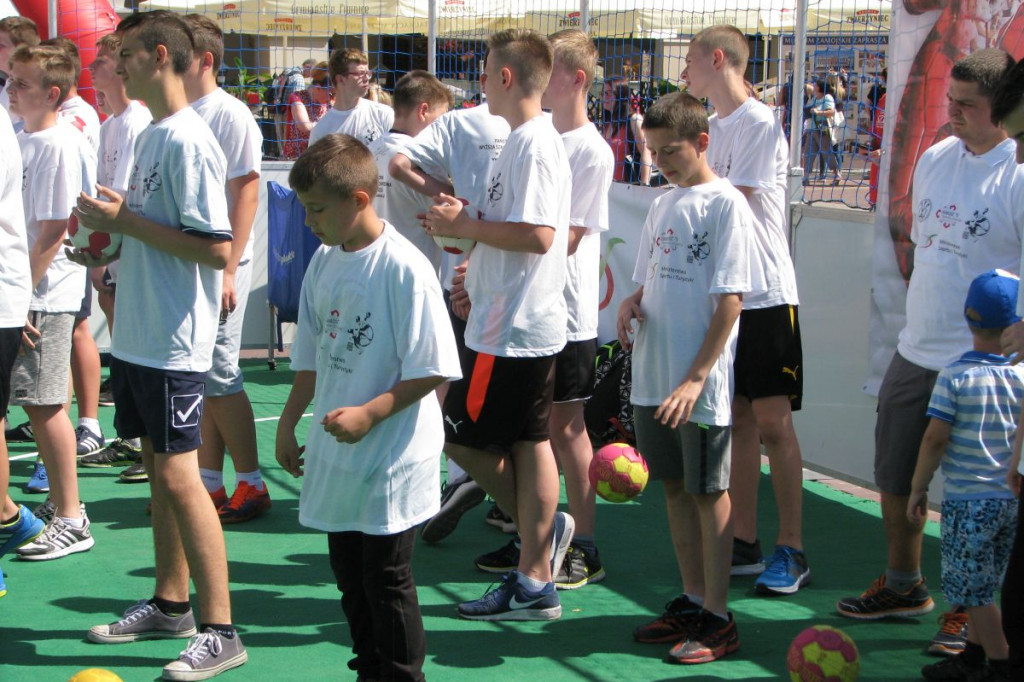 Zamość: Artur Siódmiak i Michał Jurecki zachęcali do gry w piłkę ręczną [ZDJĘCIA]