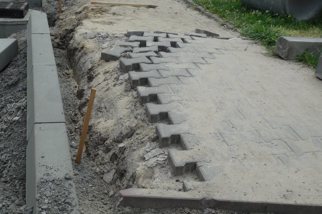 Gm. Zamość: Trwa przebudowa drogi w Kalinowicach [FOTO]