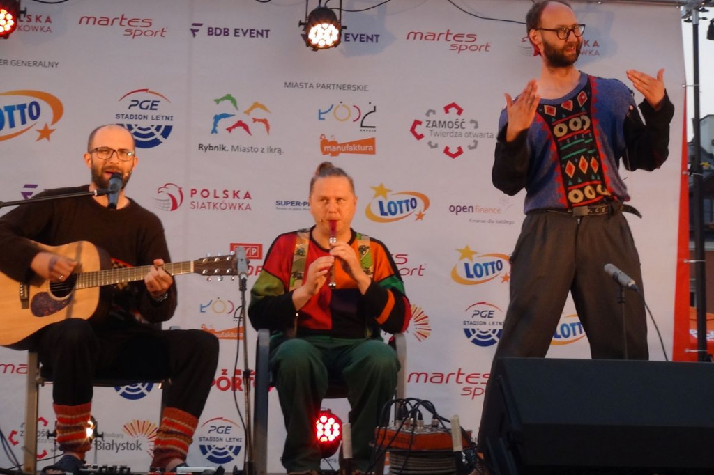 Zamość: Zabawa z kabaretem Łowcy.B [FOTO, VIDEO]