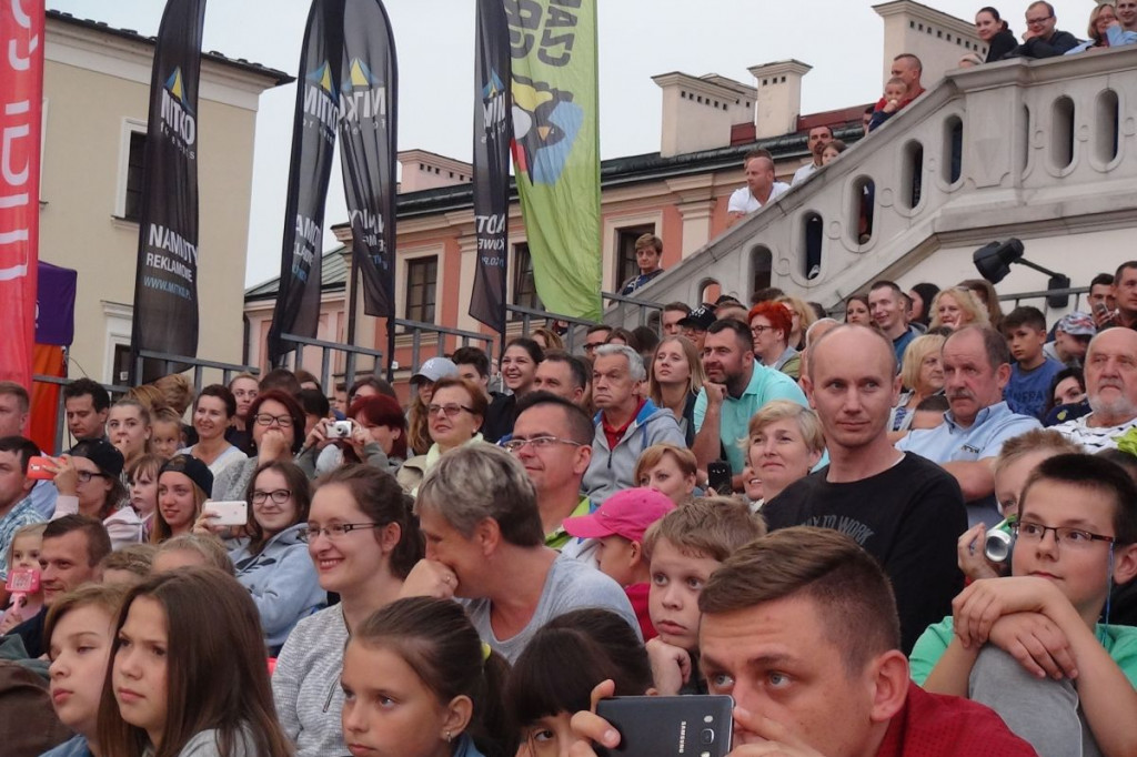 Zamość: Zabawa z kabaretem Łowcy.B [FOTO, VIDEO]