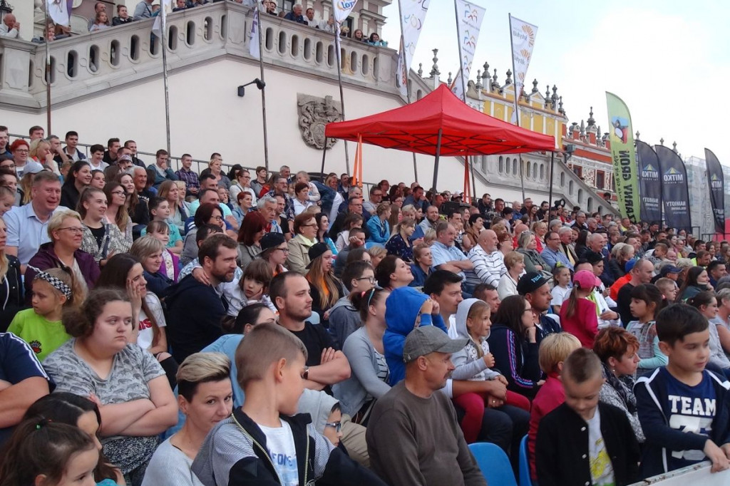 Zamość: Zabawa z kabaretem Łowcy.B [FOTO, VIDEO]