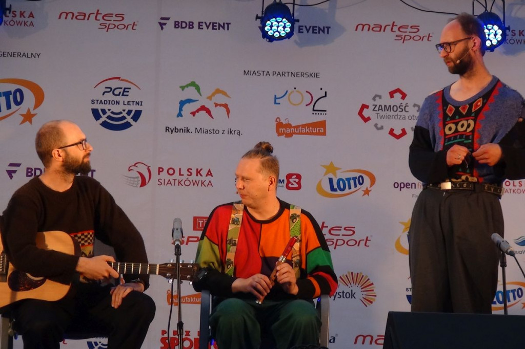 Zamość: Zabawa z kabaretem Łowcy.B [FOTO, VIDEO]