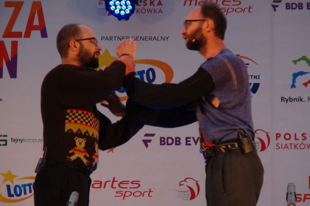 Zamość: Zabawa z kabaretem Łowcy.B [FOTO, VIDEO]