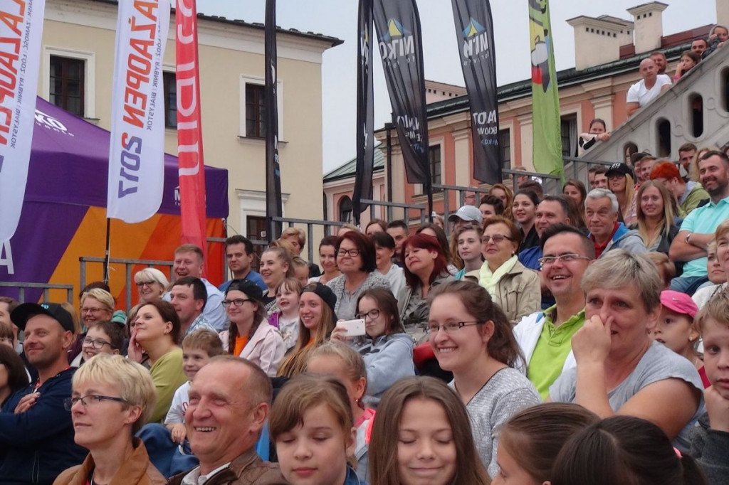Zamość: Zabawa z kabaretem Łowcy.B [FOTO, VIDEO]