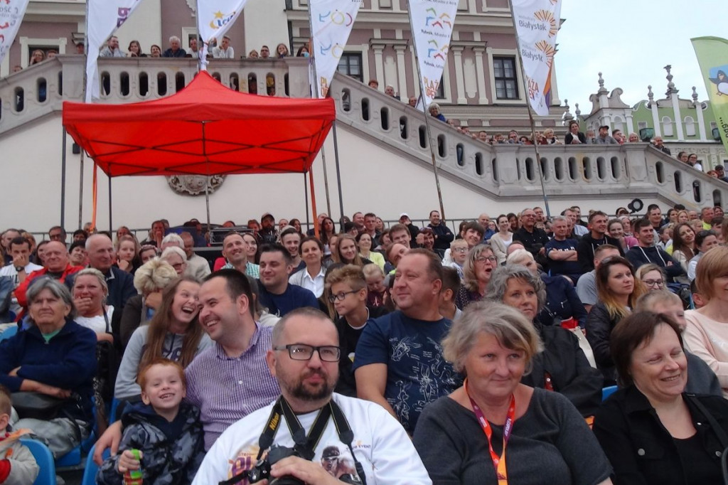Zamość: Zabawa z kabaretem Łowcy.B [FOTO, VIDEO]