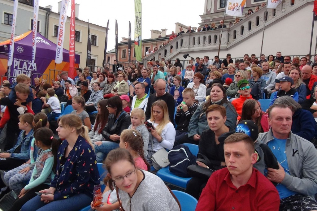 Zamość: Zabawa z kabaretem Łowcy.B [FOTO, VIDEO]