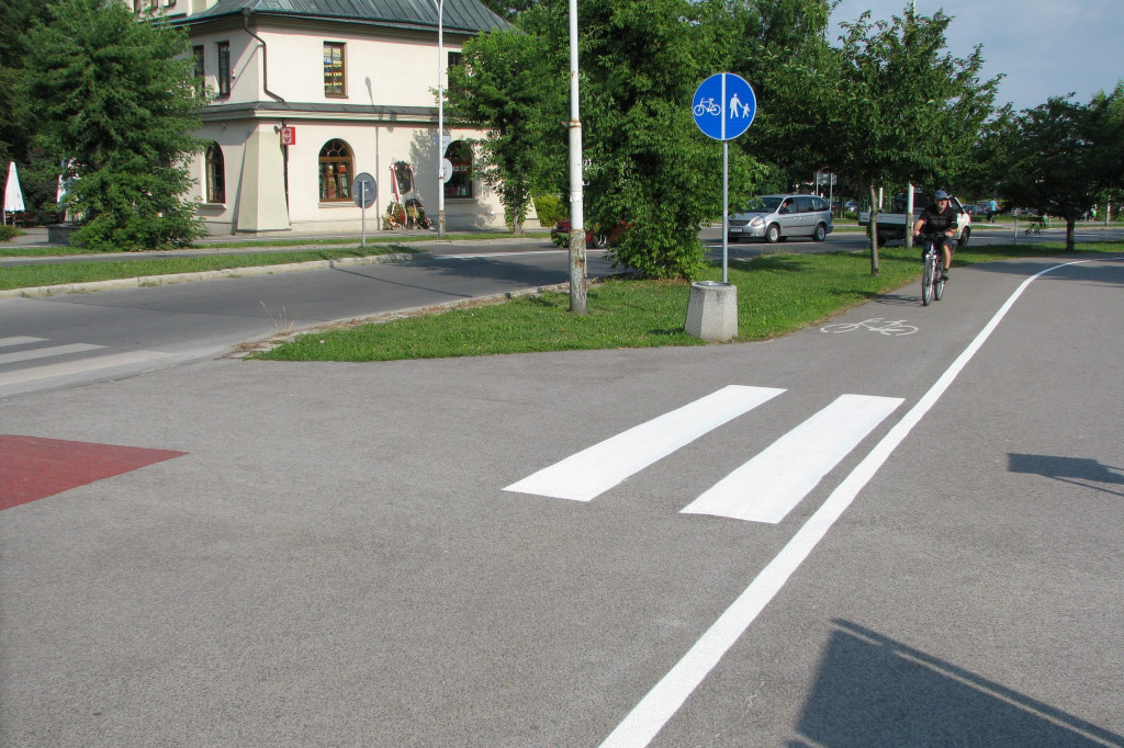 Zamość: Znaki na chodnikach