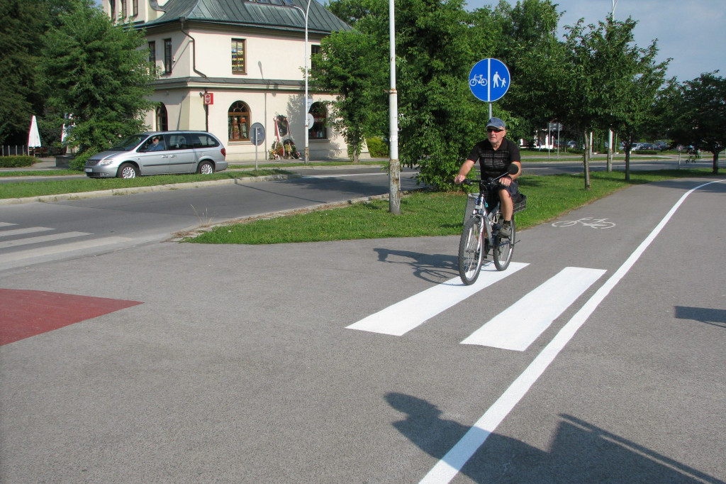 Zamość: Znaki na chodnikach
