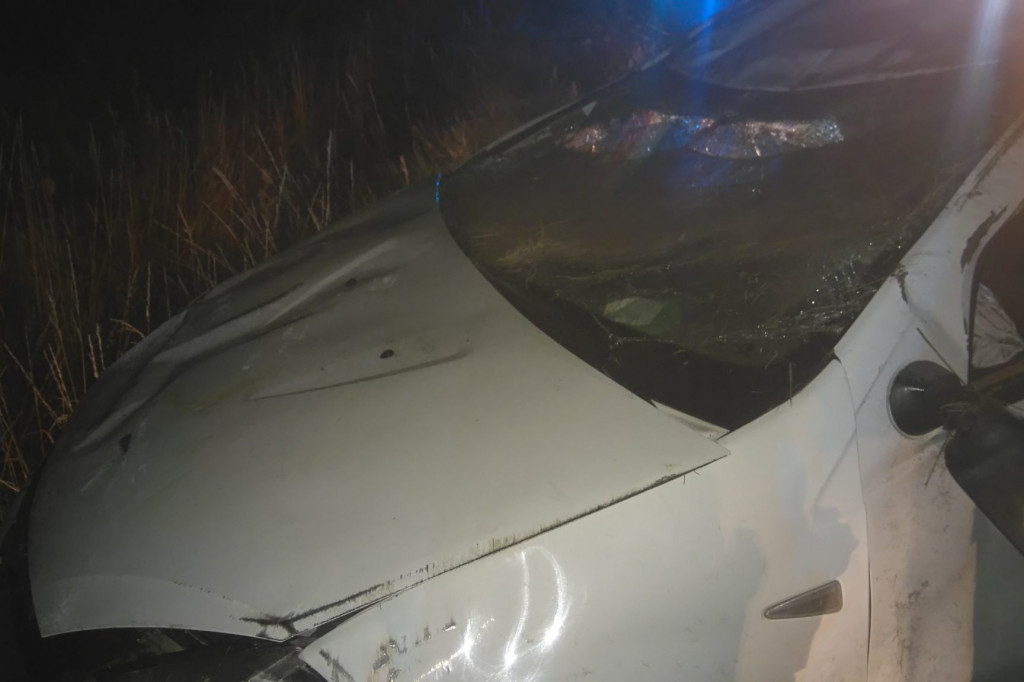 Niedzieliska-Kolonia: Dacia dachowała w rowie - autem kierował 13-latek