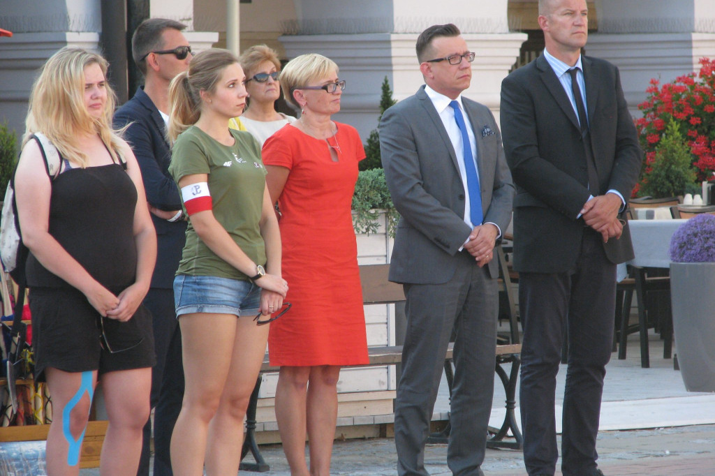 Zamość: Kibice  Hetmana oddali hołd Powstańcom Warszawskim