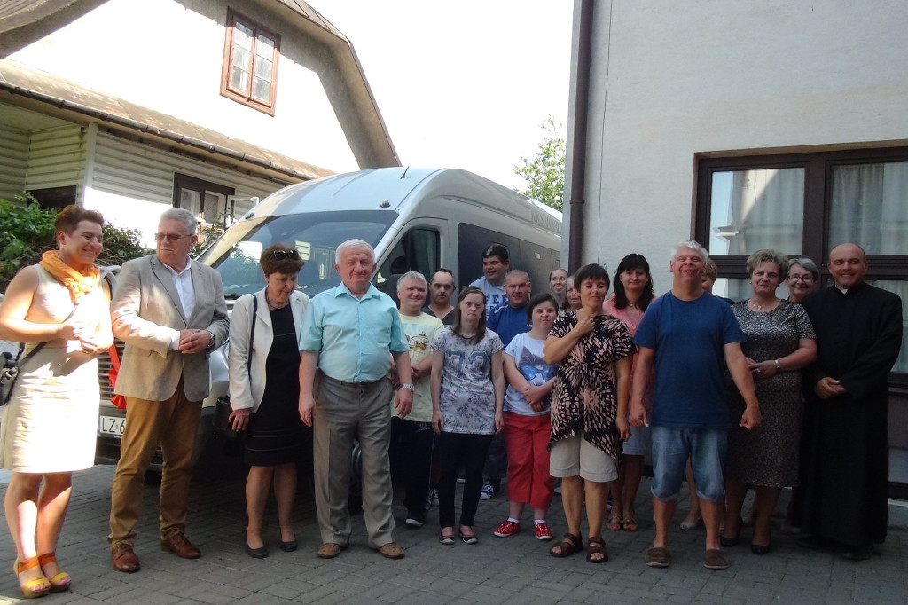 Zamość: Koło PSONI ma nowy autobus [FOTO, VIDEO]