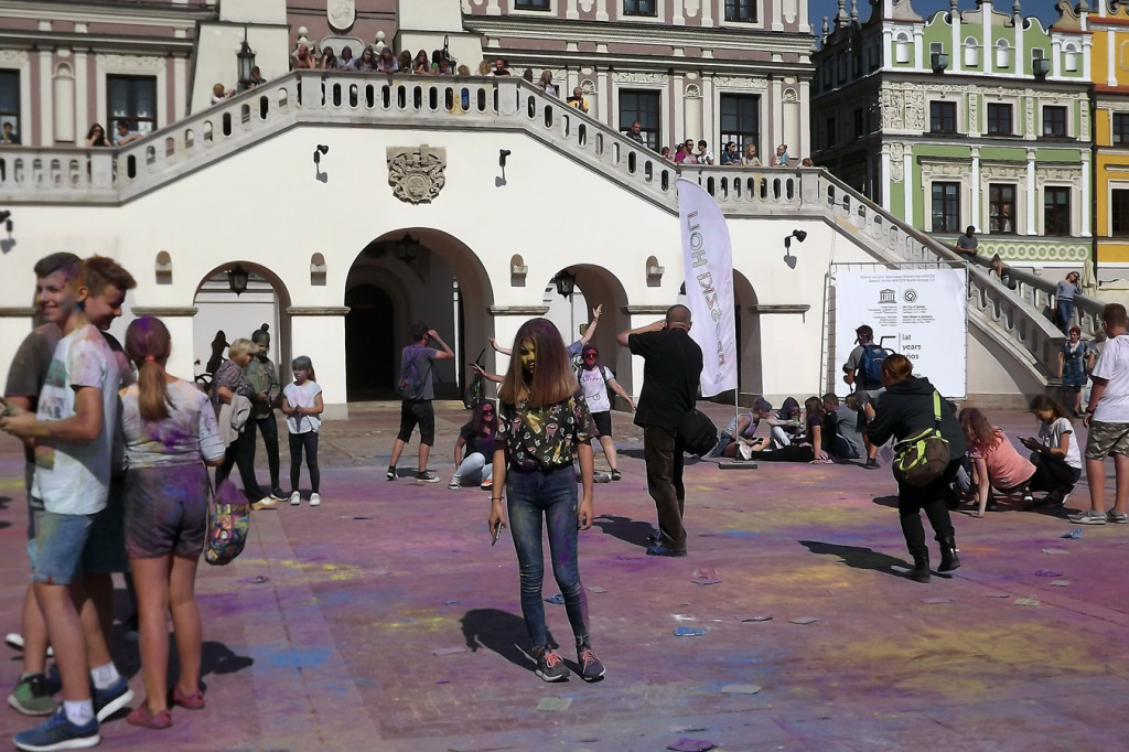 Zamość: Młodzież w feerii barw [FOTO]