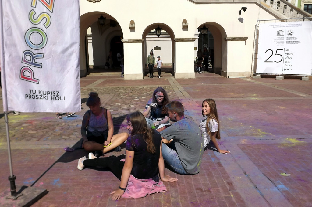 Zamość: Młodzież w feerii barw [FOTO]