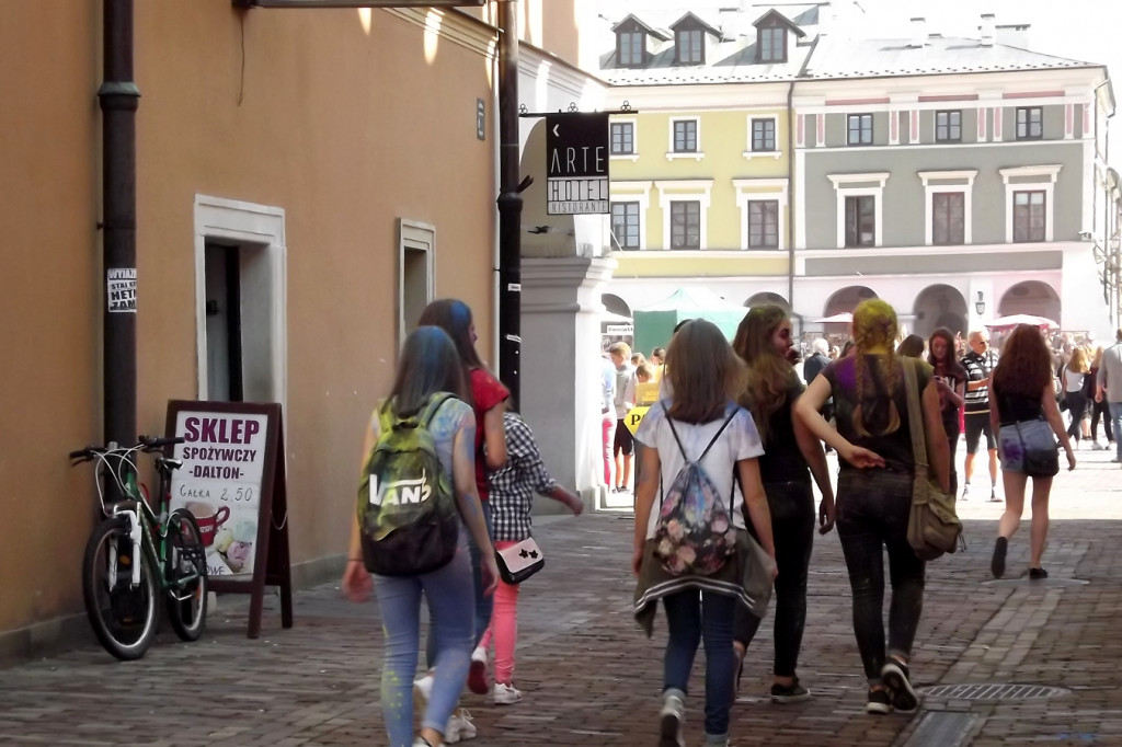 Zamość: Młodzież w feerii barw [FOTO]