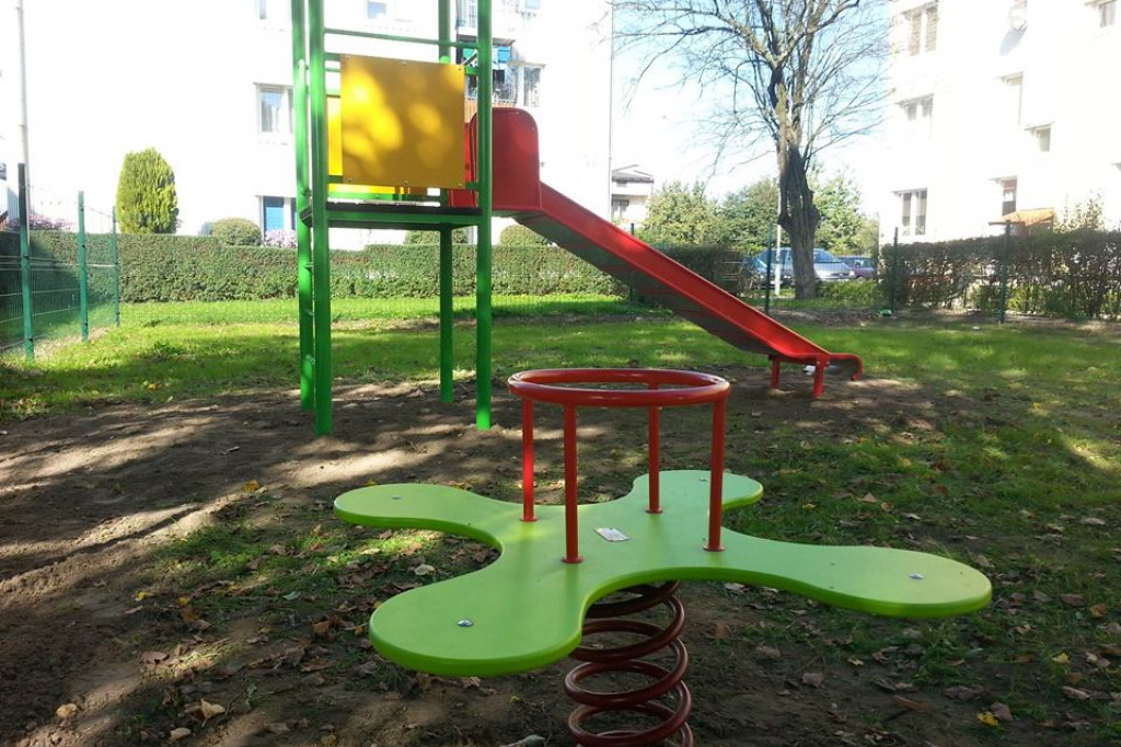 Zamość: Powstaje plac zabaw przy ul. Poniatowskiego [FOTO]