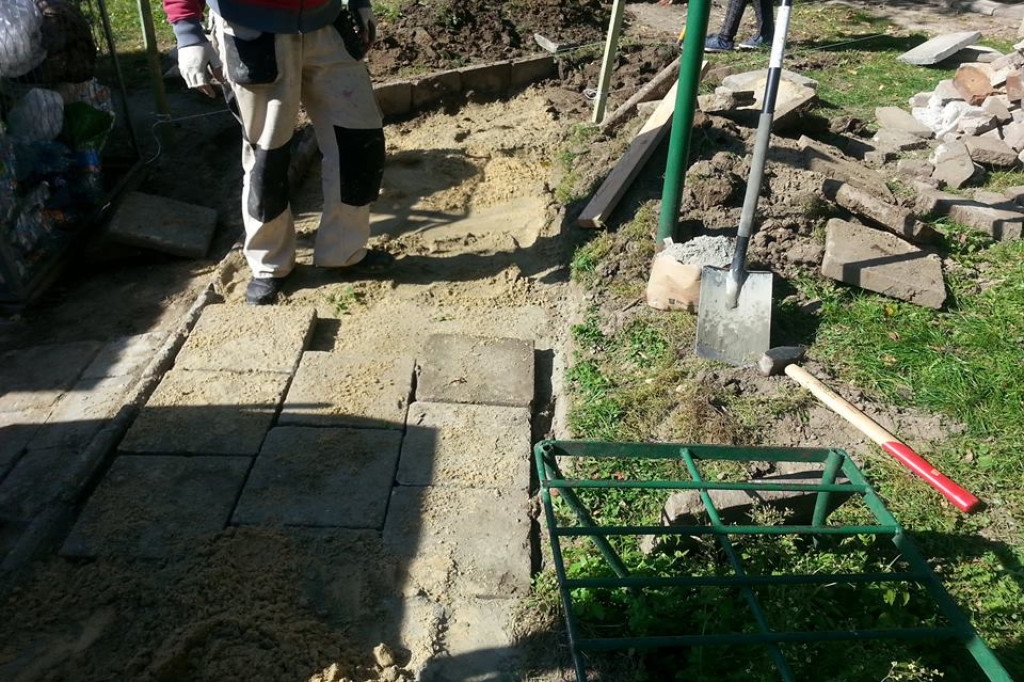 Zamość: Powstaje plac zabaw przy ul. Poniatowskiego [FOTO]