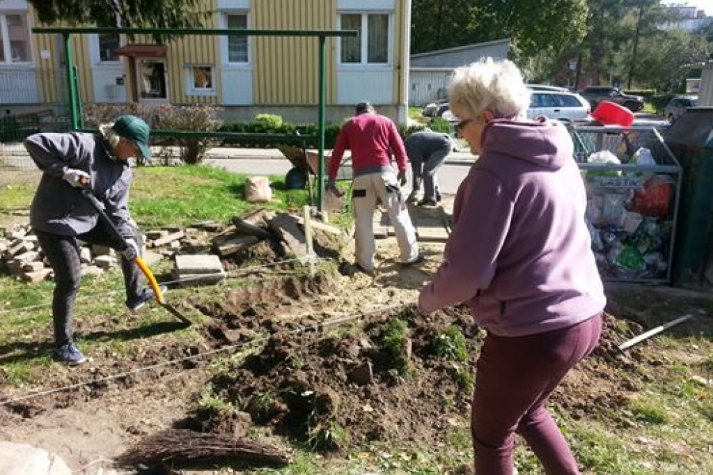 Zamość: Powstaje plac zabaw przy ul. Poniatowskiego [FOTO]
