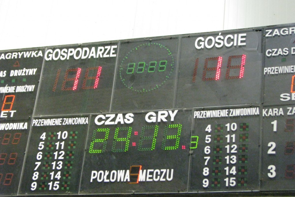 Zamość: Padwa - Wisła Sandomierz 28:26. Zamojska drużyna liderem II ligi