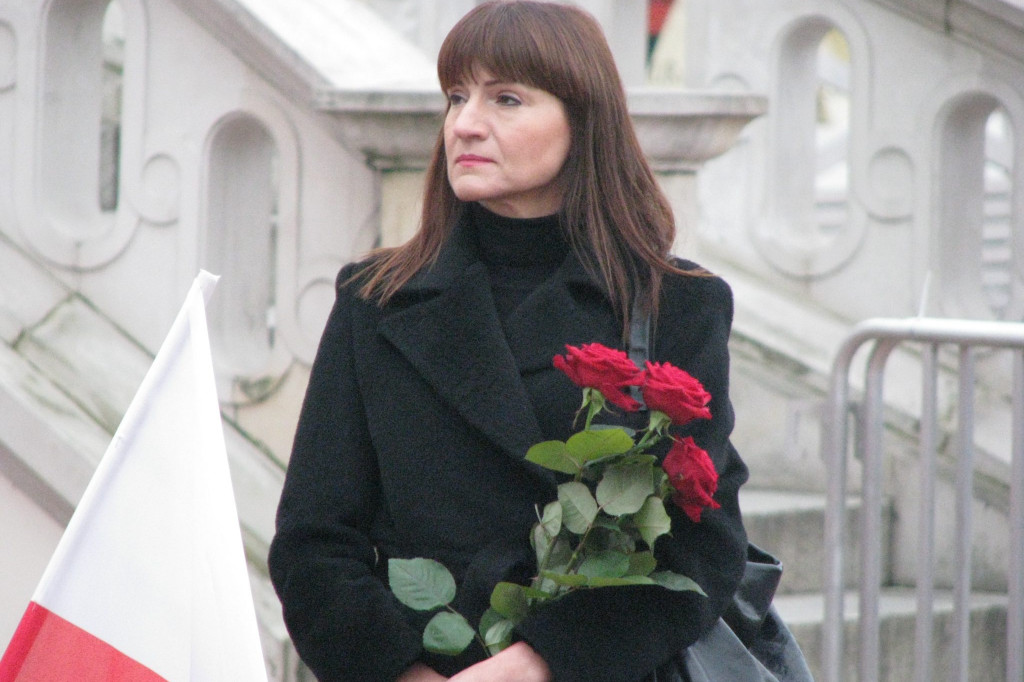 Zamość: Biało-czerwona flaga z 1000 róż [FOTO]