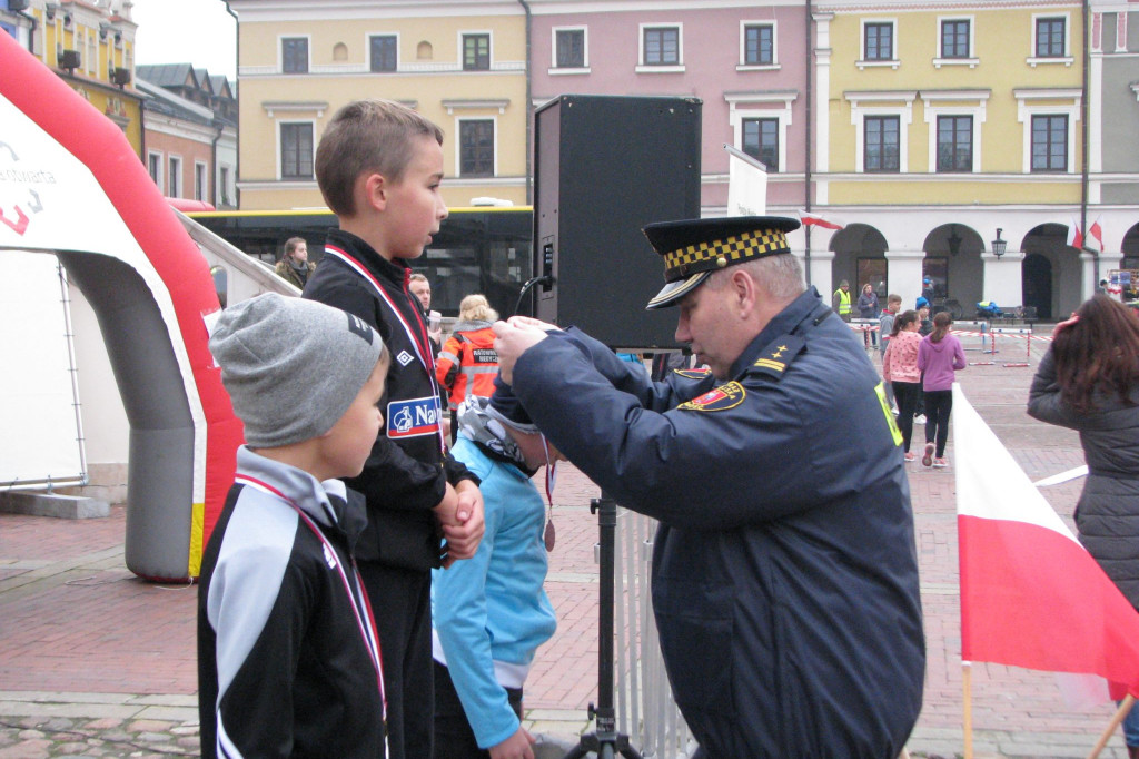 Zamość: Ruszył Bieg Listopadowy z okazji Święta Niepodległości [FOTO]